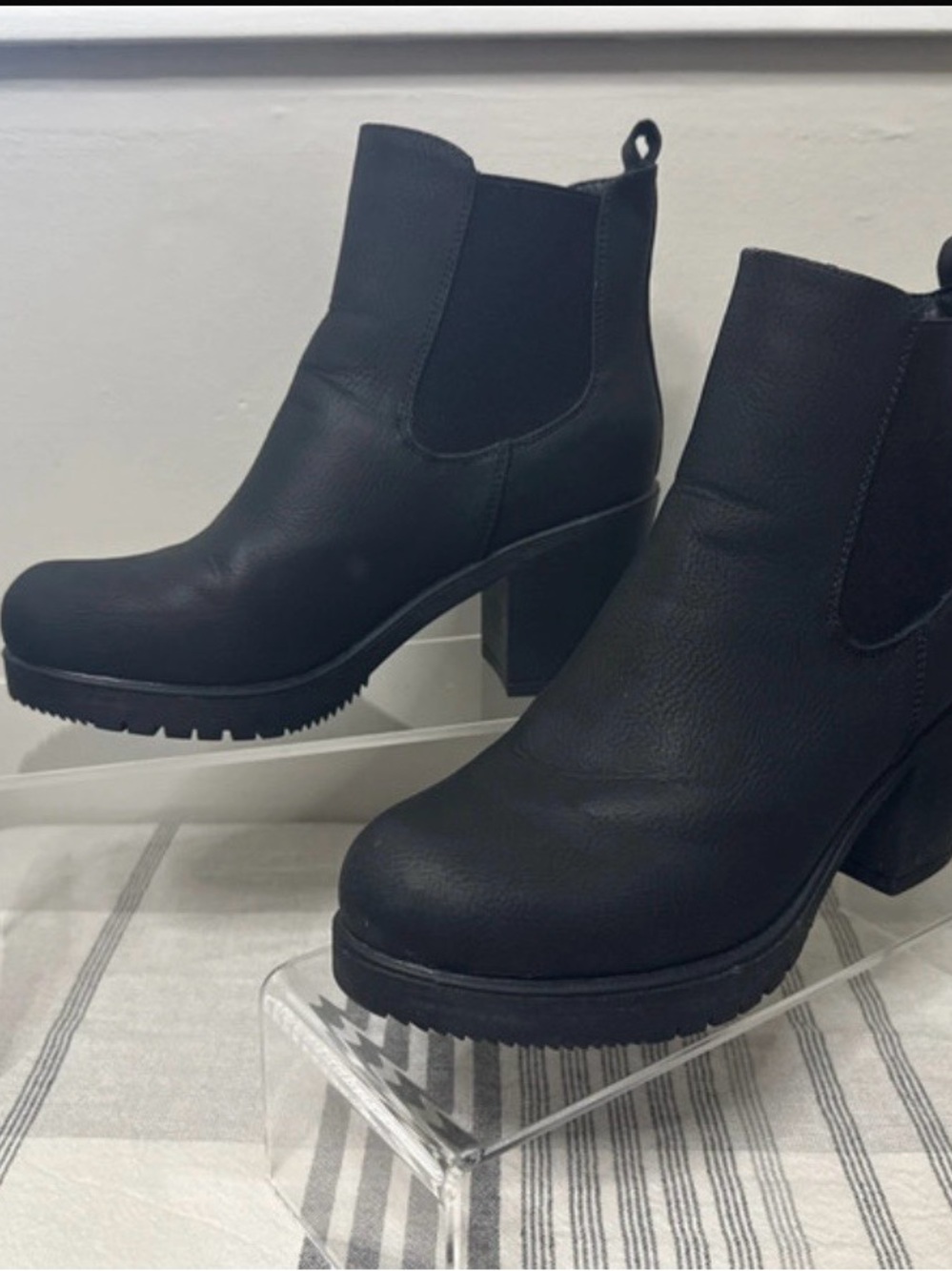 Dream Pairs Black Chelsea Block Heel Ankle Boots